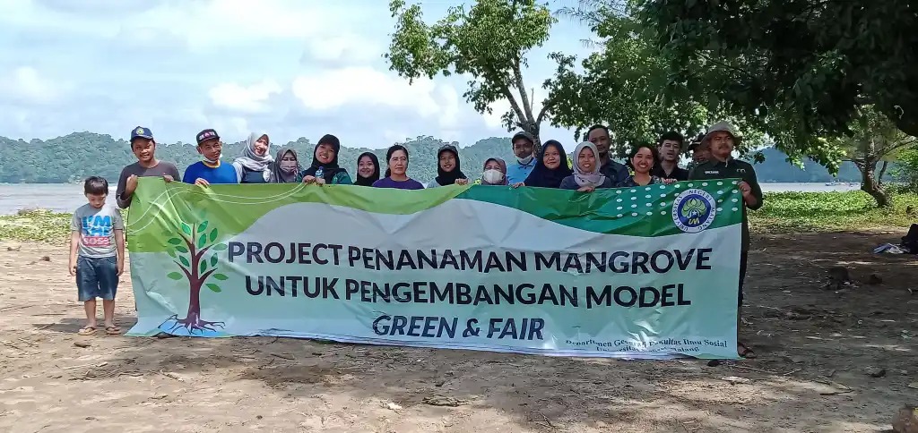 UKM BHUMI UM Melakukan Aksi Penanaman Mangrove Sebagai Bentuk Peringatan Hari Lingkungan Hidup