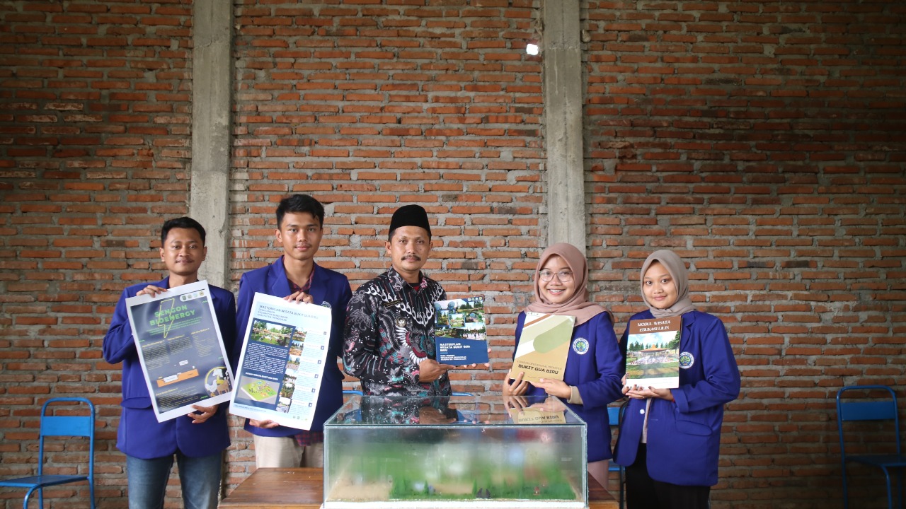 Manfaatkan Kotoran Ternak, Mahasiswa UM Rancang Sistem Pembangkit Listrik Mini Tenaga Biogas di Desa Sengon