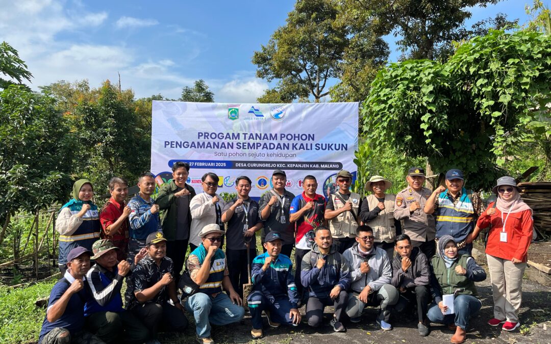 UM Green Campus Bersama Lembaga KALIKU Malang Lakukan Penanaman Pohon di Sepadan Sungai