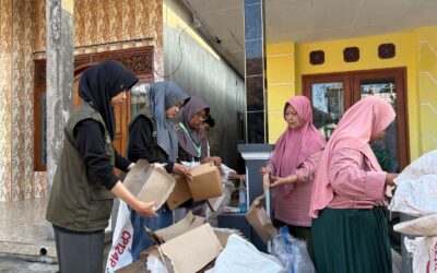 Dari Sampah Jadi Kepedulian: PKK RW 01 dan Mahasiswa UM-BBM Wujudkan Lingkungan Bersih Desa Bocek